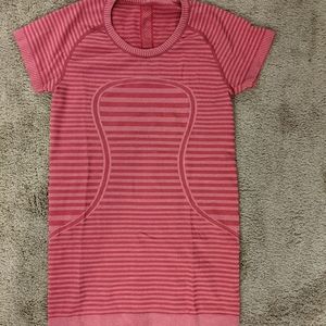 Lululemon workout t-shirt